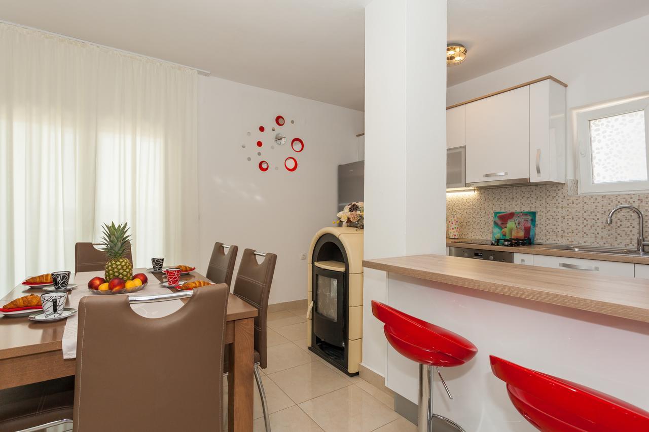 Apartment Klara Biograd Na Moru Esterno foto